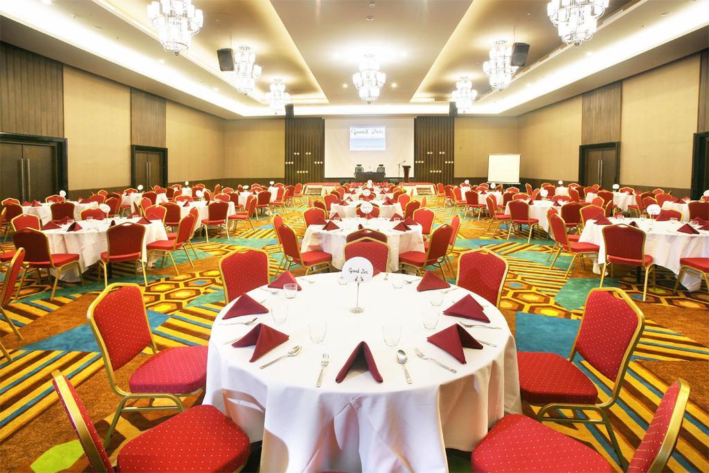 Hotel Grand Zuri Muara Enim Exterior photo