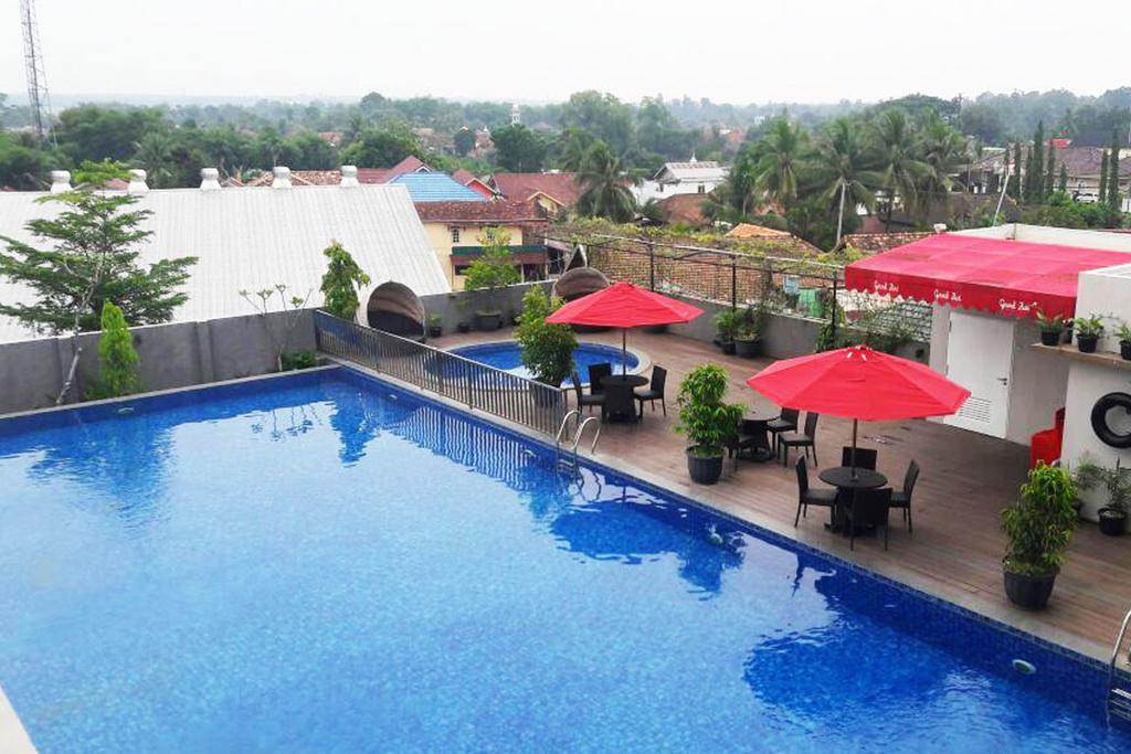 Hotel Grand Zuri Muara Enim Exterior photo