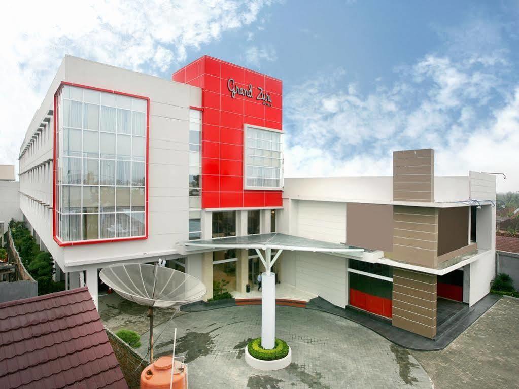 Hotel Grand Zuri Muara Enim Exterior photo